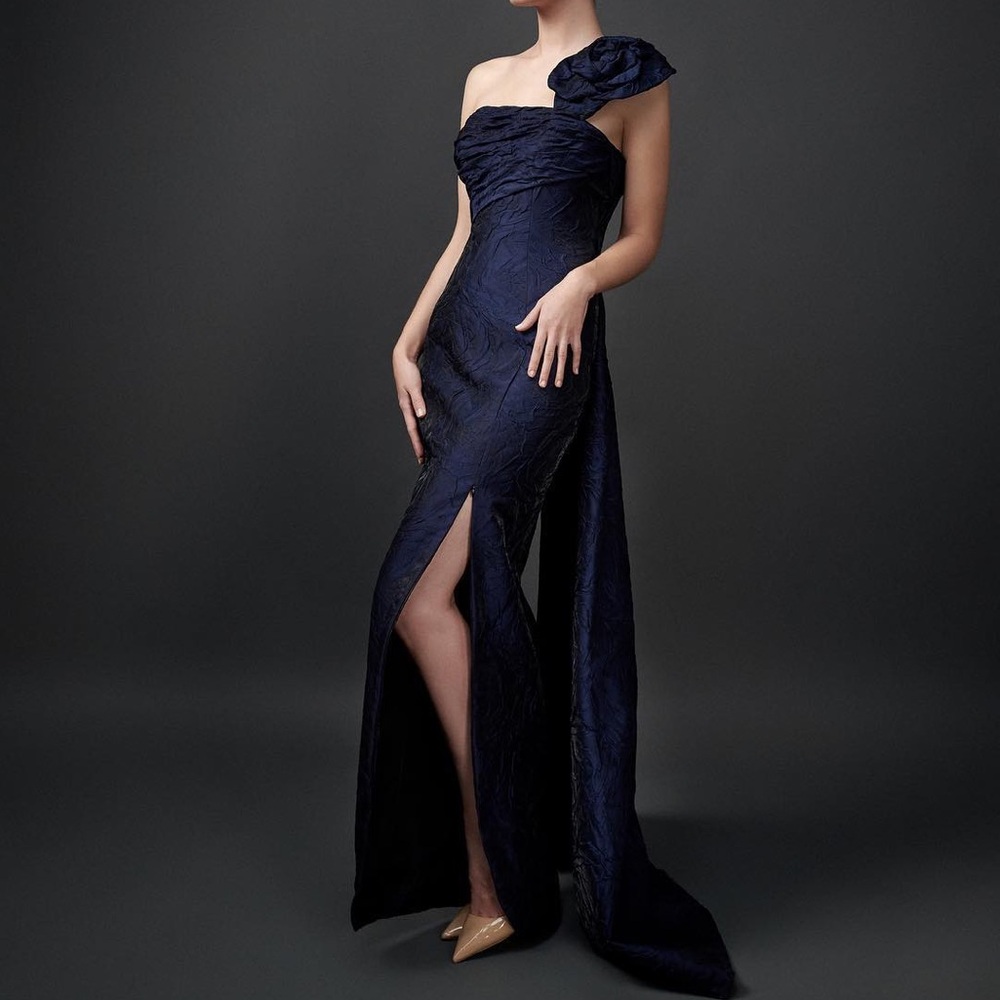 Alex Teih - Elegant Navy Blue One-Shoulder Evening Dress